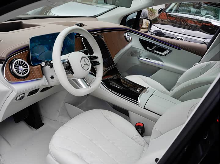 Фото 9 - Mercedes-Benz EQE SUV