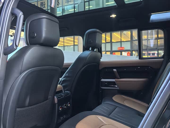 Фото 6 - Land Rover Defender