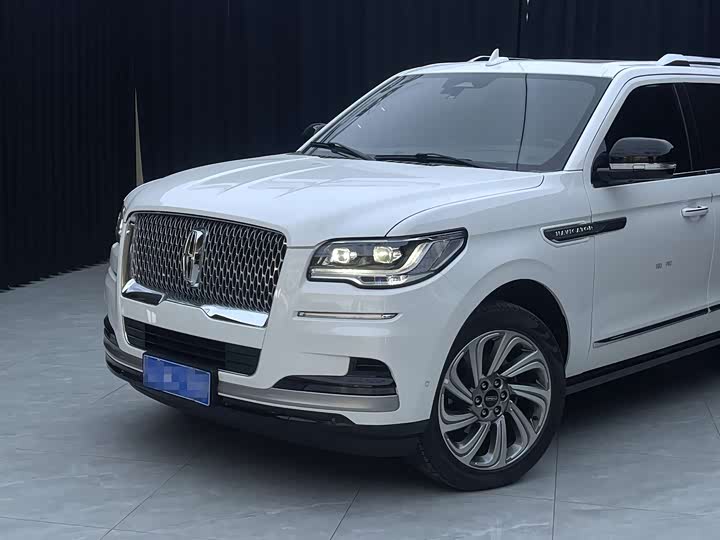 Фото 3 - Lincoln Navigator