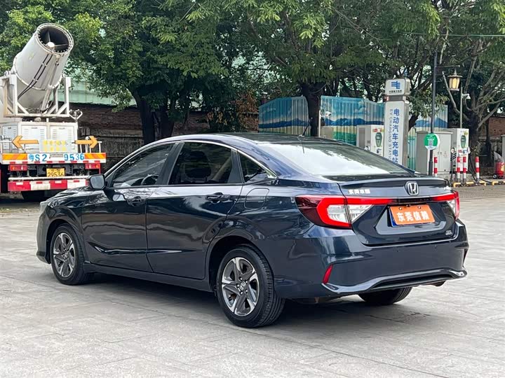 Фото 5 - Honda Envix