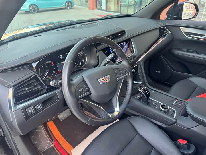 Фото 7 - Cadillac XT6