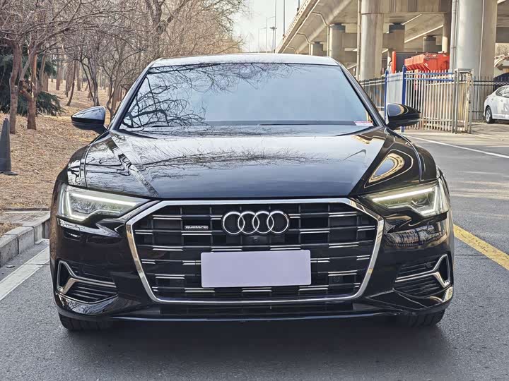 Фото 2 - Audi A6L
