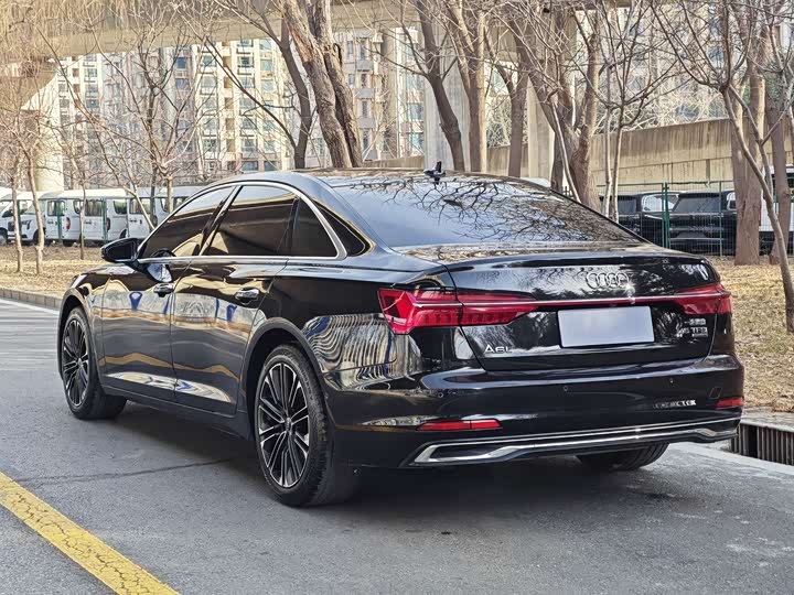 Фото 6 - Audi A6L