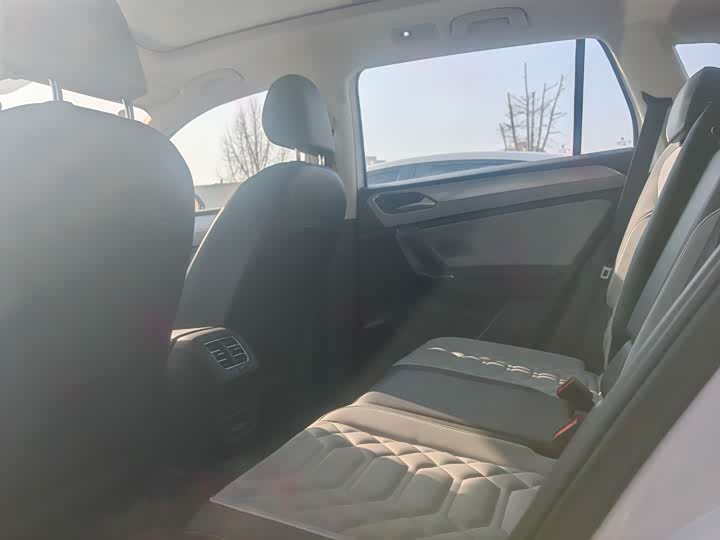 Photo 8 - Volkswagen Tayron