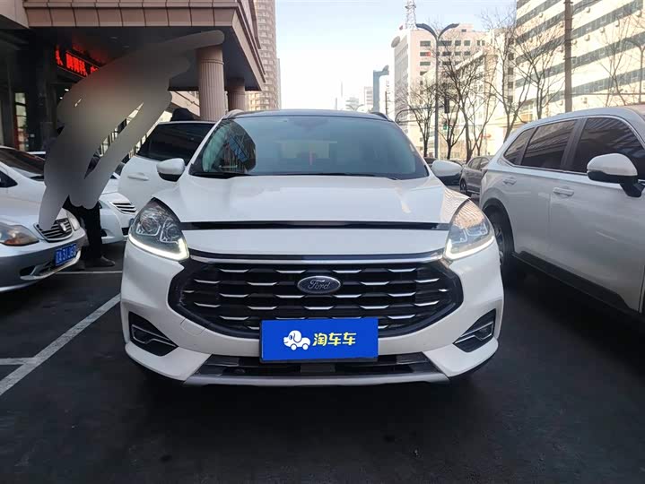 Фото 2 - Ford Escape