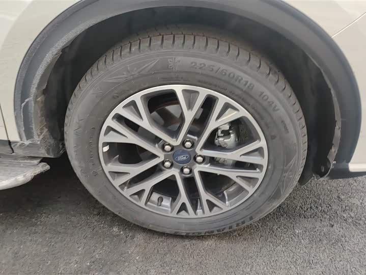 Фото 6 - Ford Escape