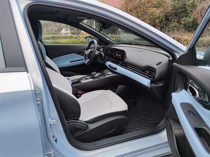 Фото 6 - GAC Trumpchi Empow R