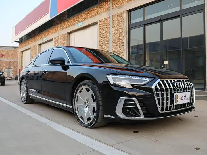 Фото 3 - Audi A8