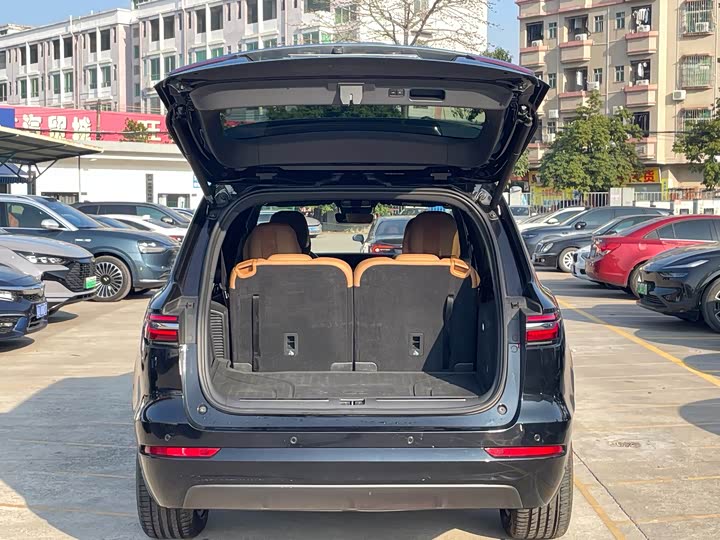 Фото 4 - LiXiang One