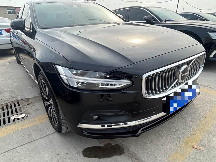 Фото 2 - Volvo S90