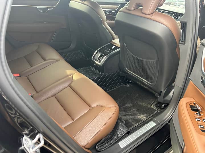 Фото 7 - Volvo S90