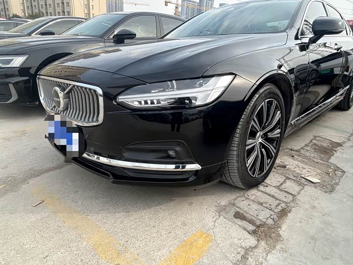 Фото 9 - Volvo S90