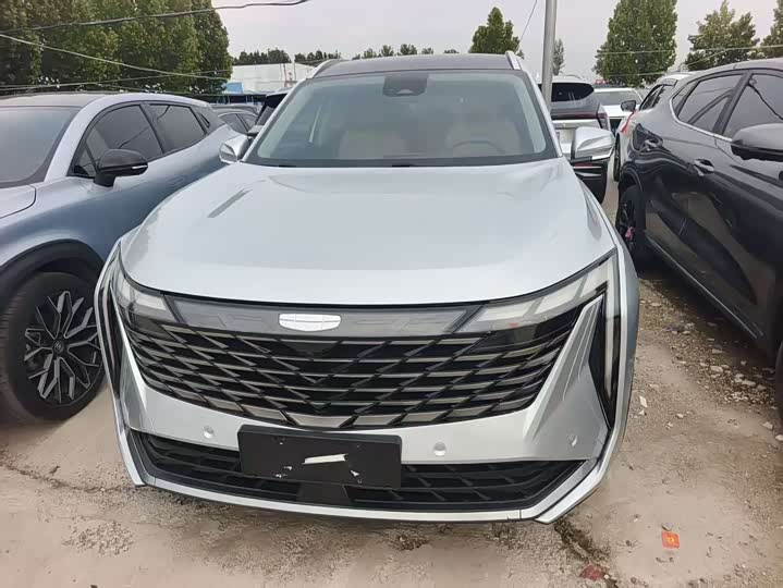 Фото 2 - Geely Atlas L