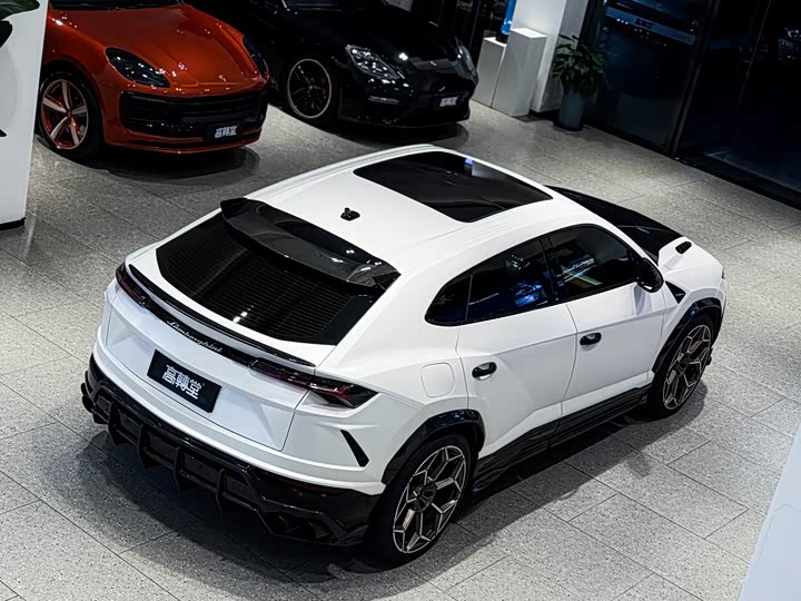 Фото 5 - Lamborghini Urus