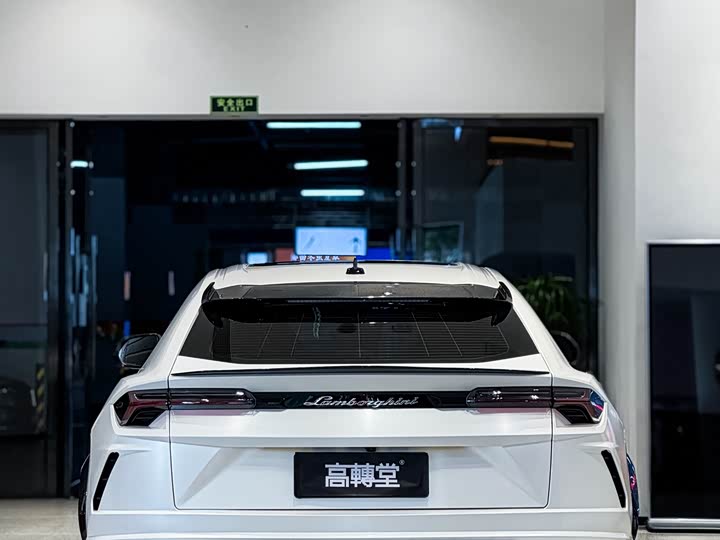 Фото 7 - Lamborghini Urus