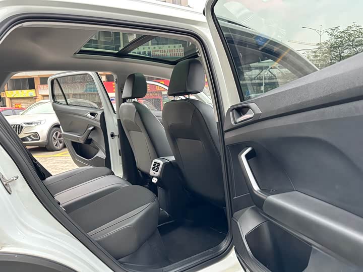 Фото 9 - Volkswagen Tacqua