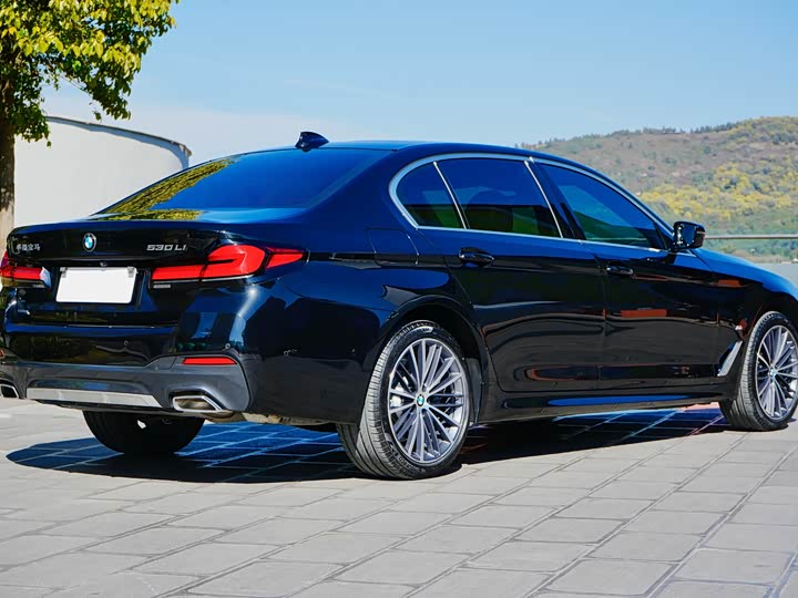 Фото 8 - BMW 5 Series