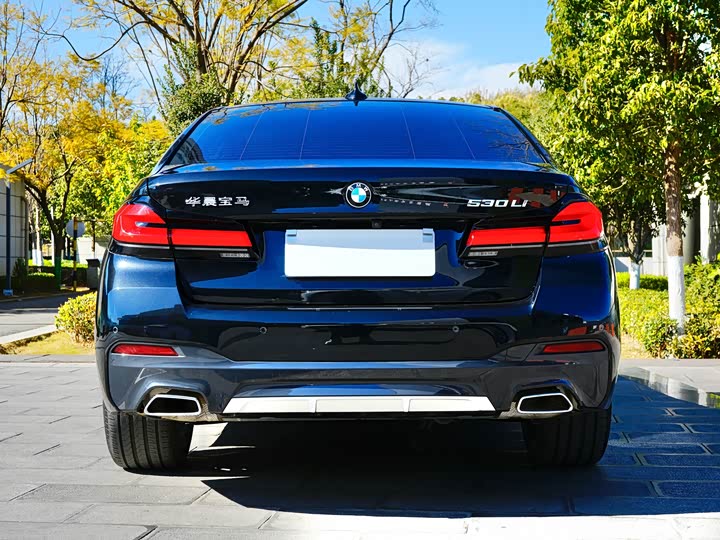 Фото 9 - BMW 5 Series