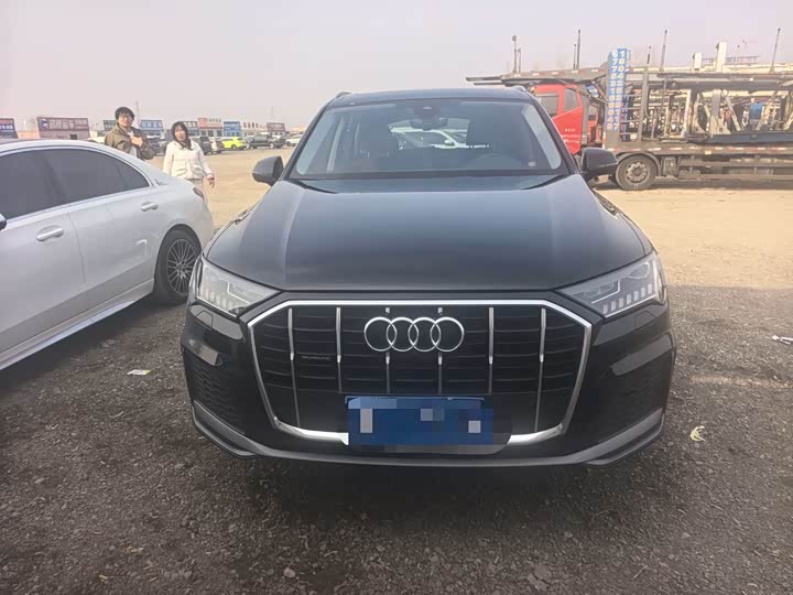 Фото 1 - Audi Q7