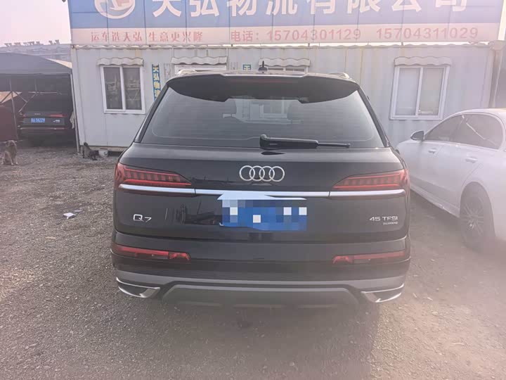 Фото 2 - Audi Q7