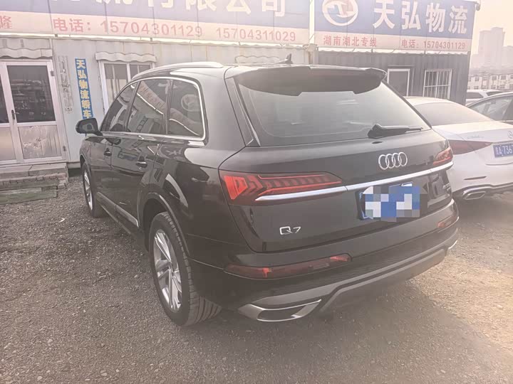 Фото 7 - Audi Q7