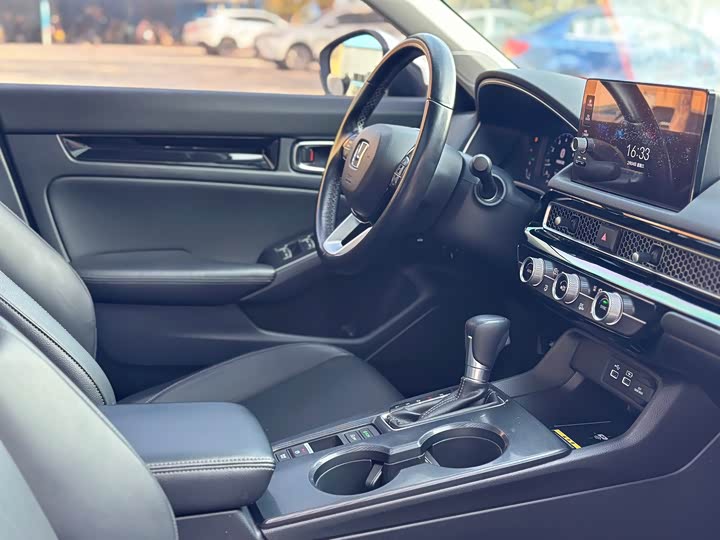 Фото 8 - Honda Civic