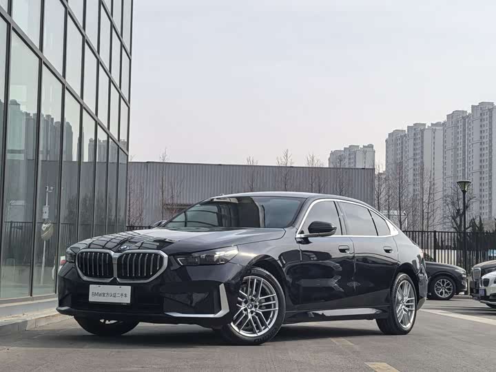 Фото 1 - BMW 5 Series