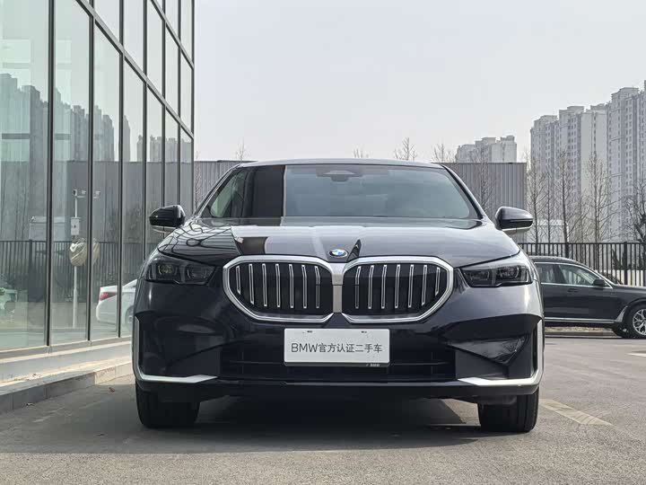 Фото 2 - BMW 5 Series