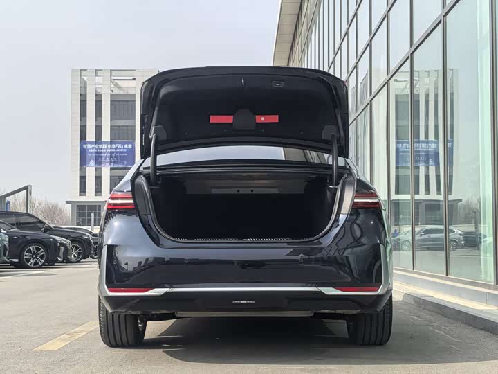 Фото 6 - BMW 5 Series