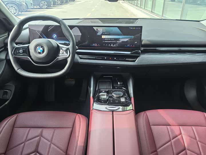 Фото 8 - BMW 5 Series