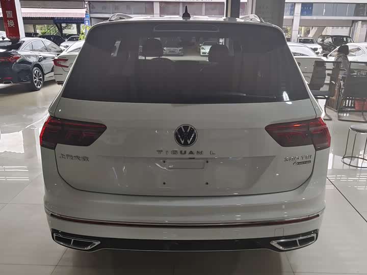 Фото 4 - Volkswagen Tiguan L Pro