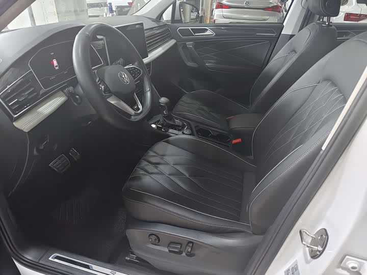 Фото 5 - Volkswagen Tiguan L Pro