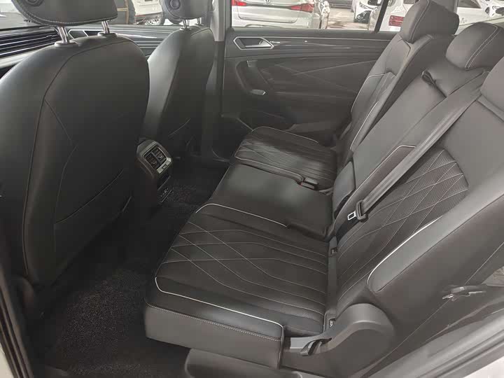 Фото 6 - Volkswagen Tiguan L Pro