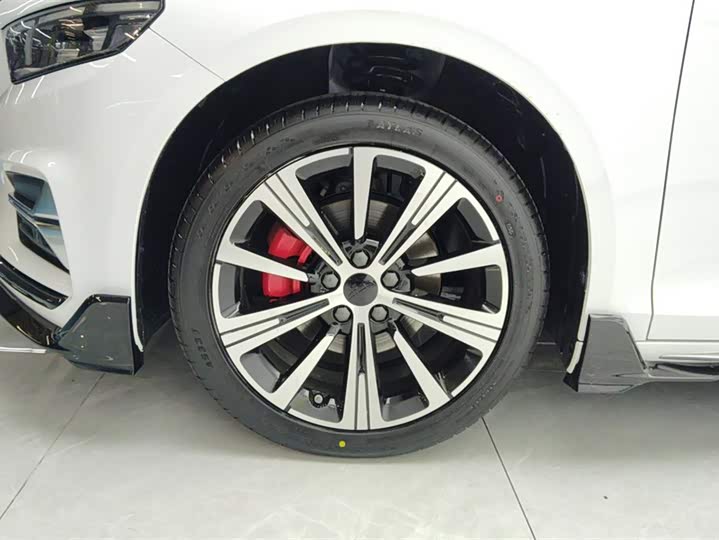 Photo 6 - Geely Preface