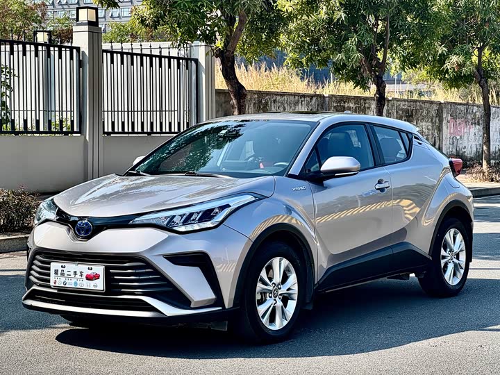 Фото 1 - Toyota Izoa