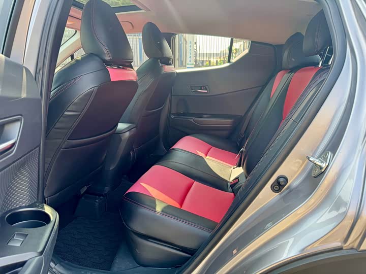 Фото 6 - Toyota Izoa