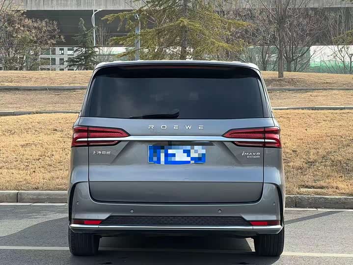 Фото 5 - Roewe iMax 8