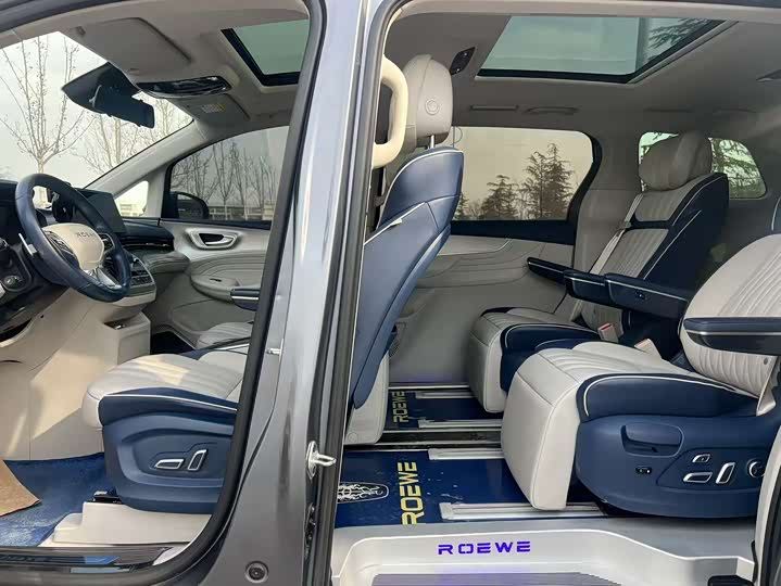 Фото 8 - Roewe iMax 8