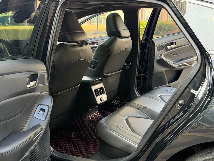 Photo 5 - Toyota Avalon