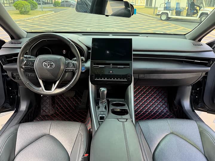 Photo 6 - Toyota Avalon