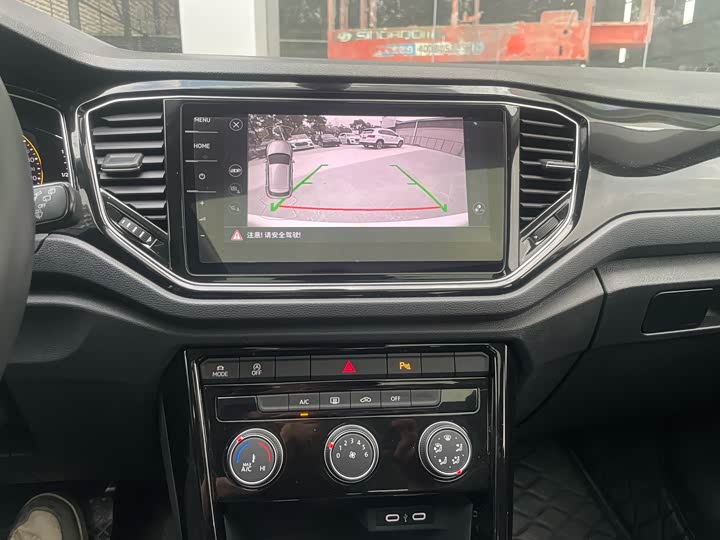 Фото 9 - Volkswagen T-Roc