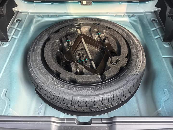 Фото 4 - Geely Monjaro