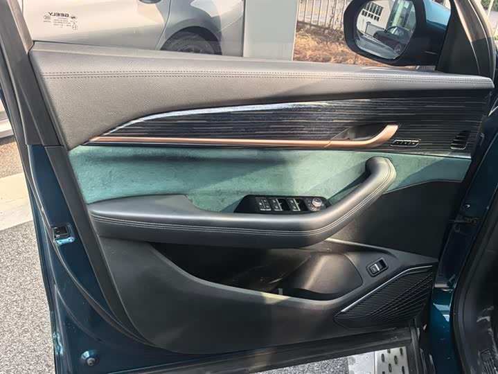 Фото 7 - Geely Monjaro