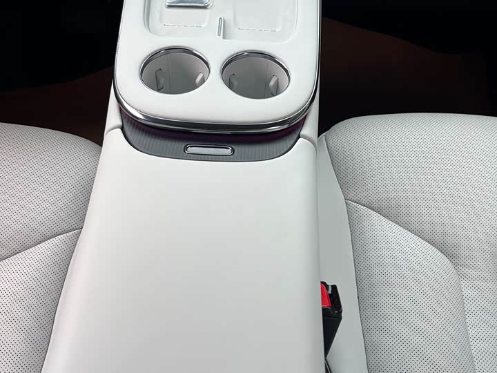 Фото 9 - XPeng G7