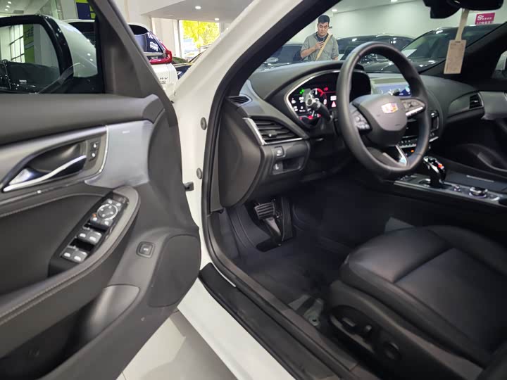 Фото 7 - Cadillac CT5