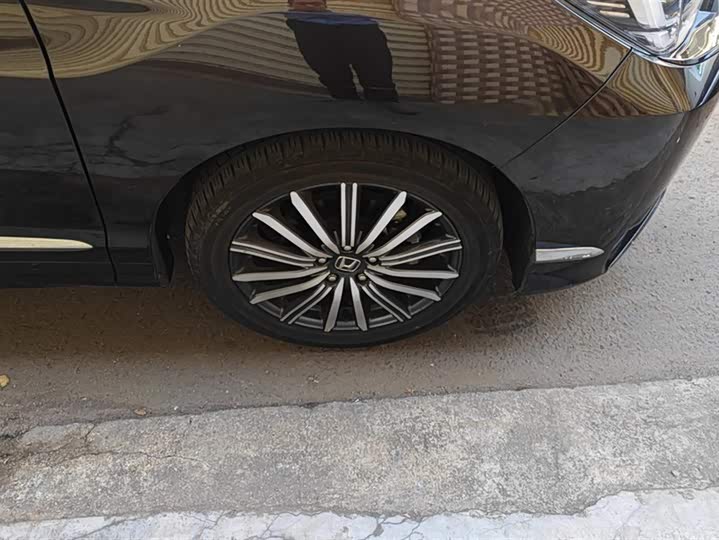 Фото 6 - Honda Elysion