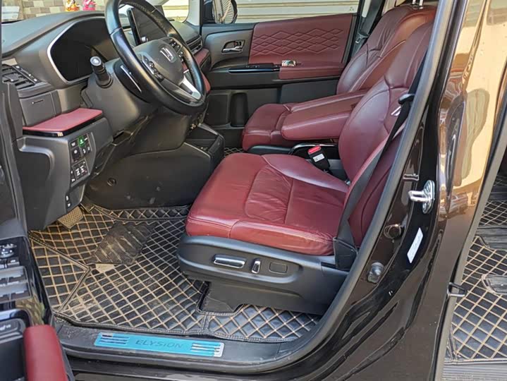 Фото 9 - Honda Elysion