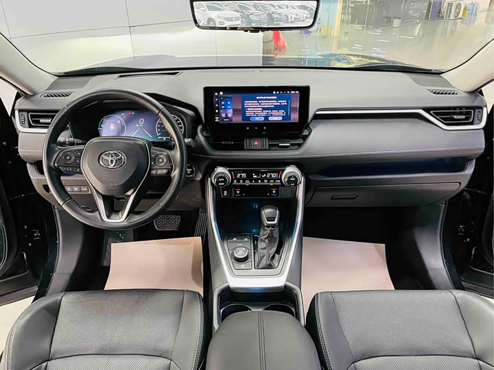 Фото 8 - Toyota Wildlander