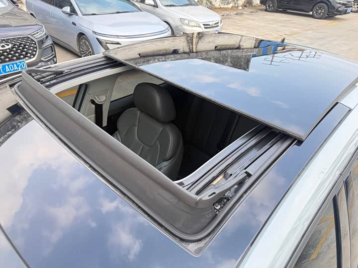 Фото 9 - Audi Q2L