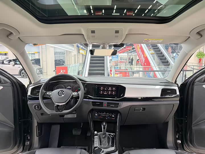 Фото 4 - Volkswagen Tharu